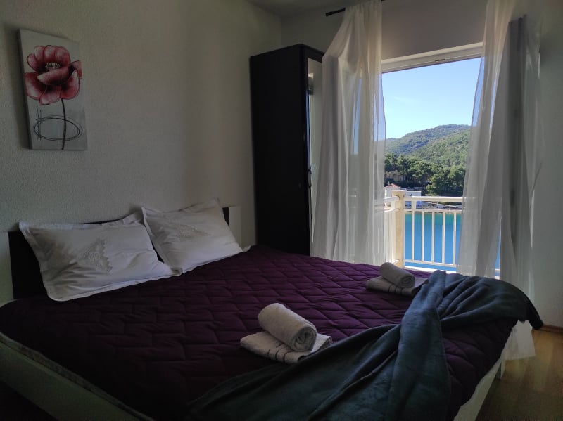 Apartamenty Doris - 50m od morza i widok na morze - wyspa Brač