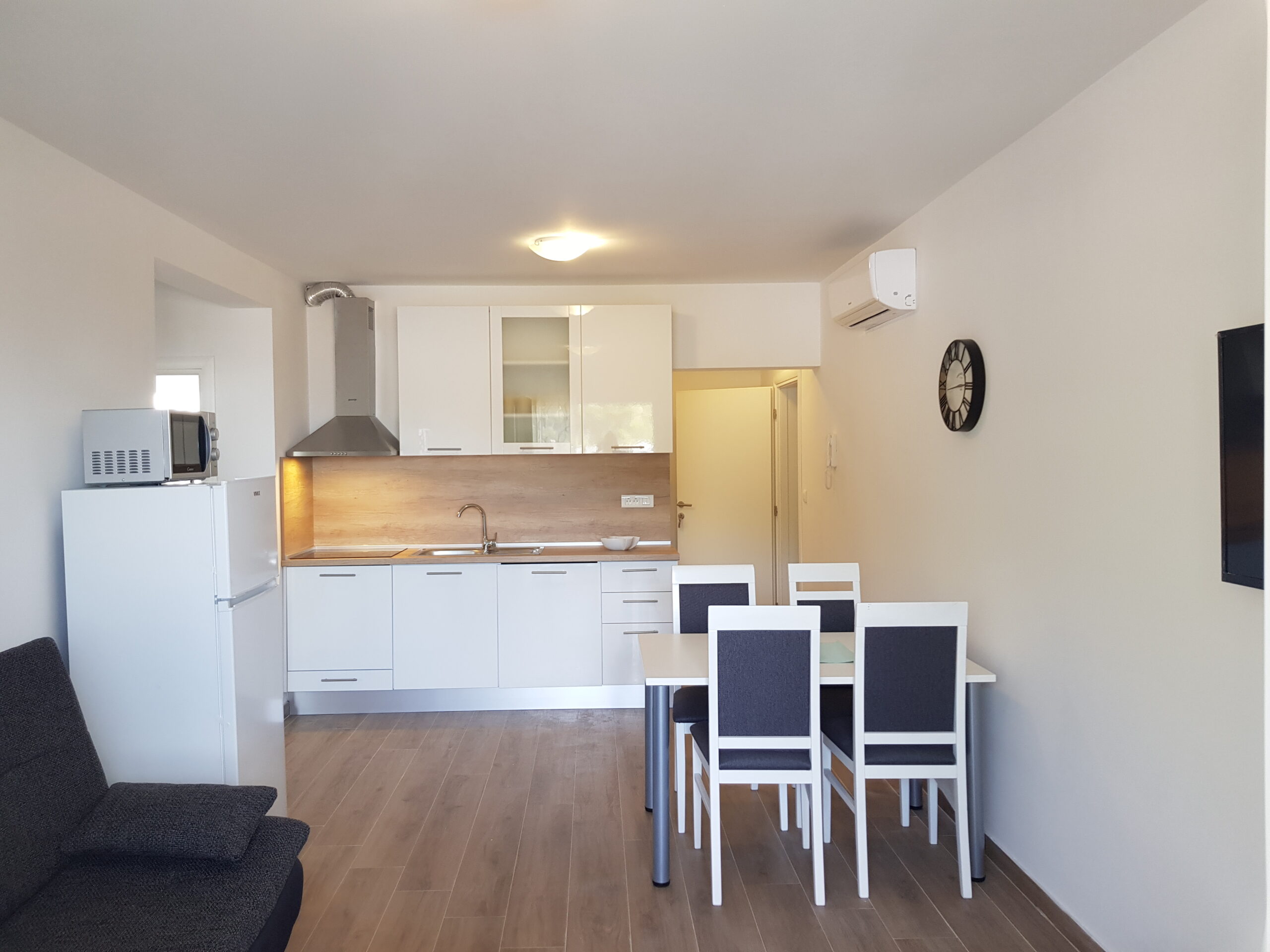 Apartament z dwoma sypialniami i basenem dla pięciu osób - Baska Voda_2