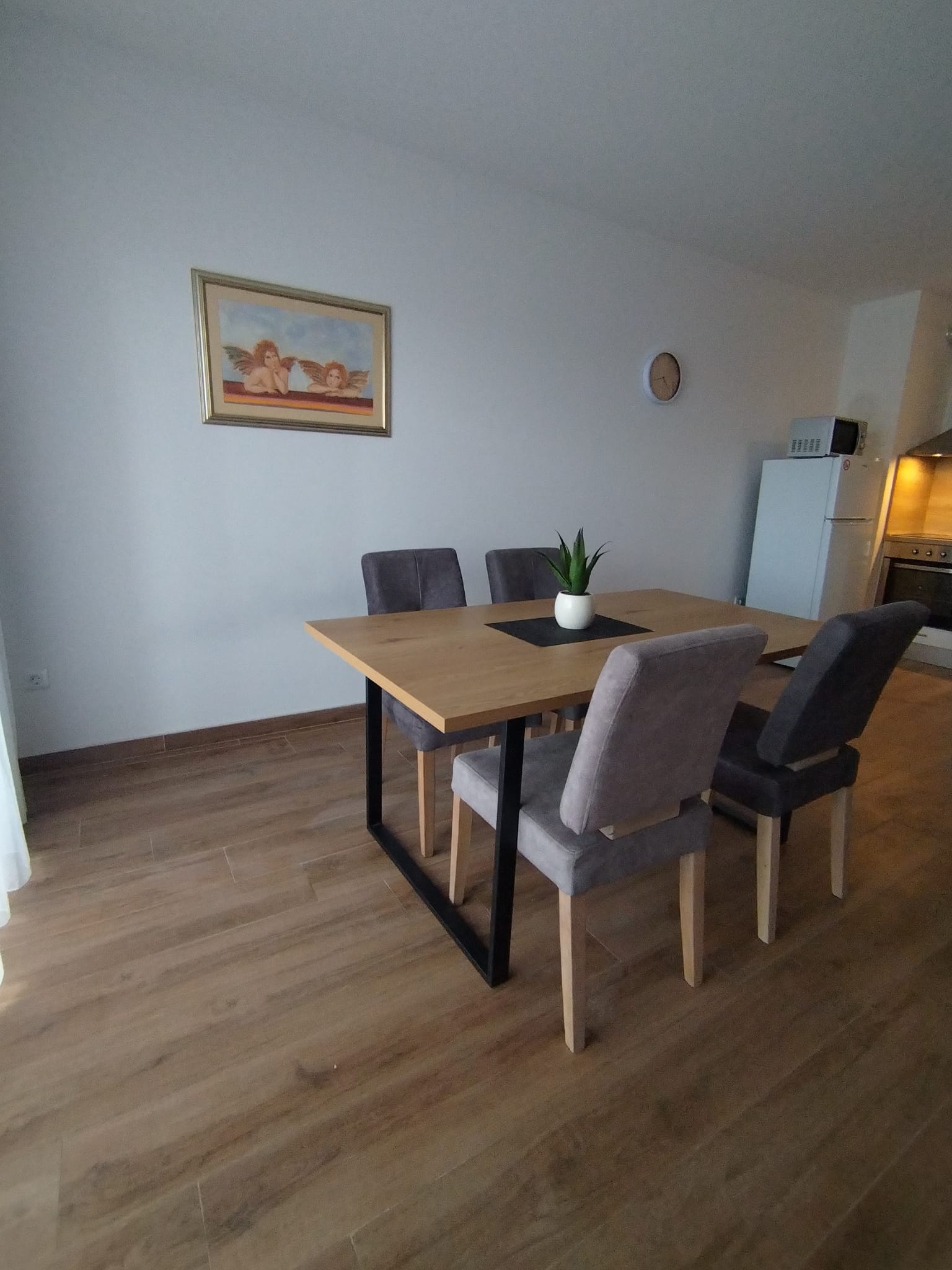 baska-voda_apartament-6-osobowy_jadalnia-2