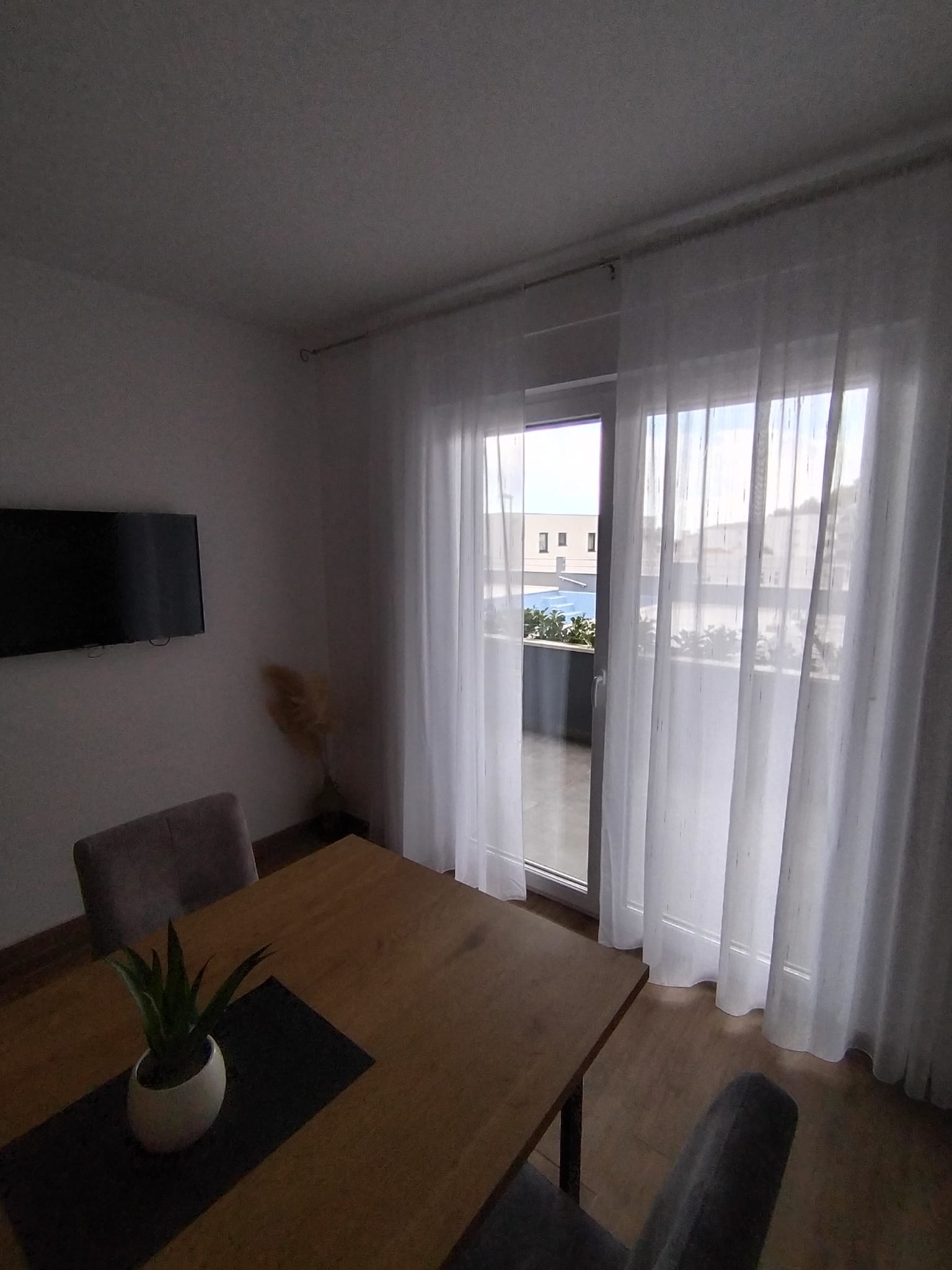 baska-voda_apartament-6-osobowy_jadalnia