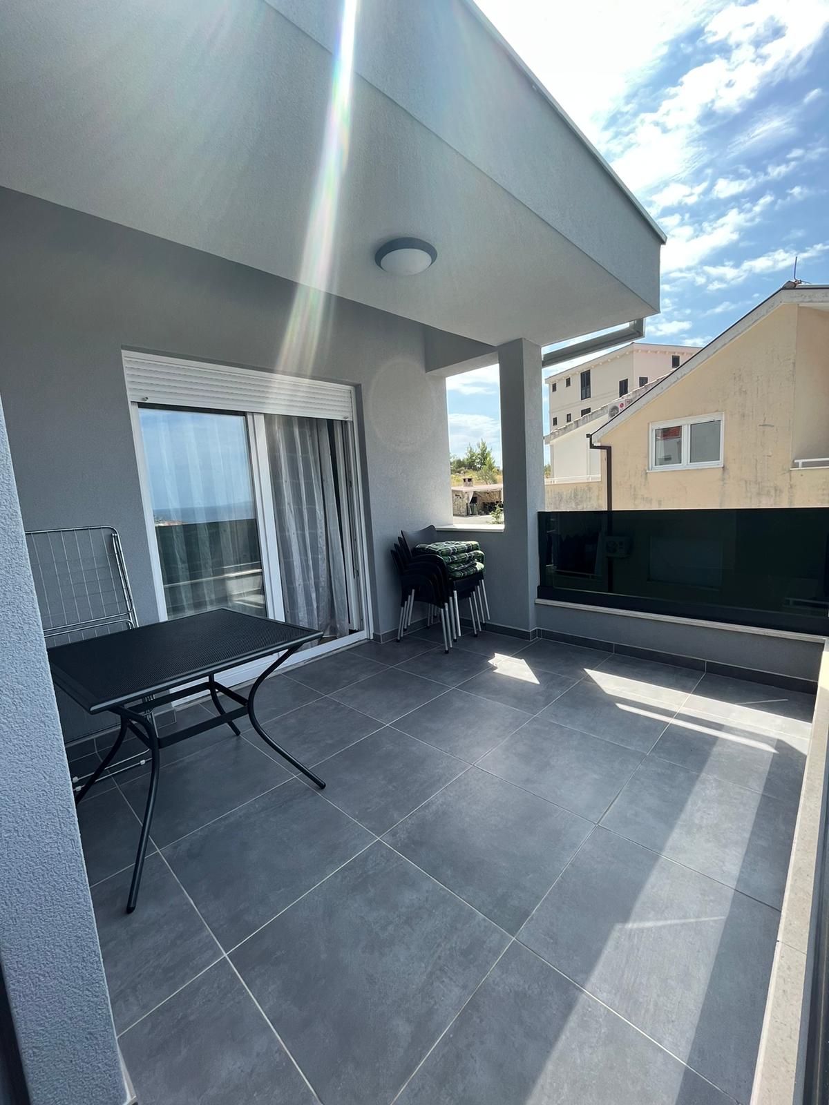 Baska Voda - Komfortowy apartament dla trzech osób z basenem (1)