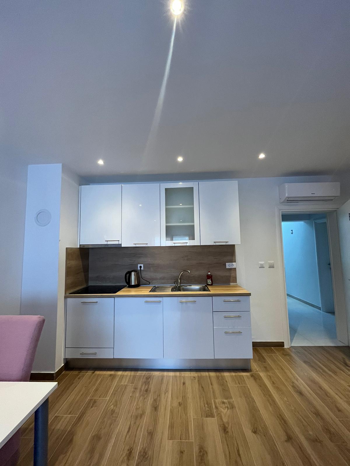 Baska Voda - Komfortowy apartament dla trzech osób z basenem (2)