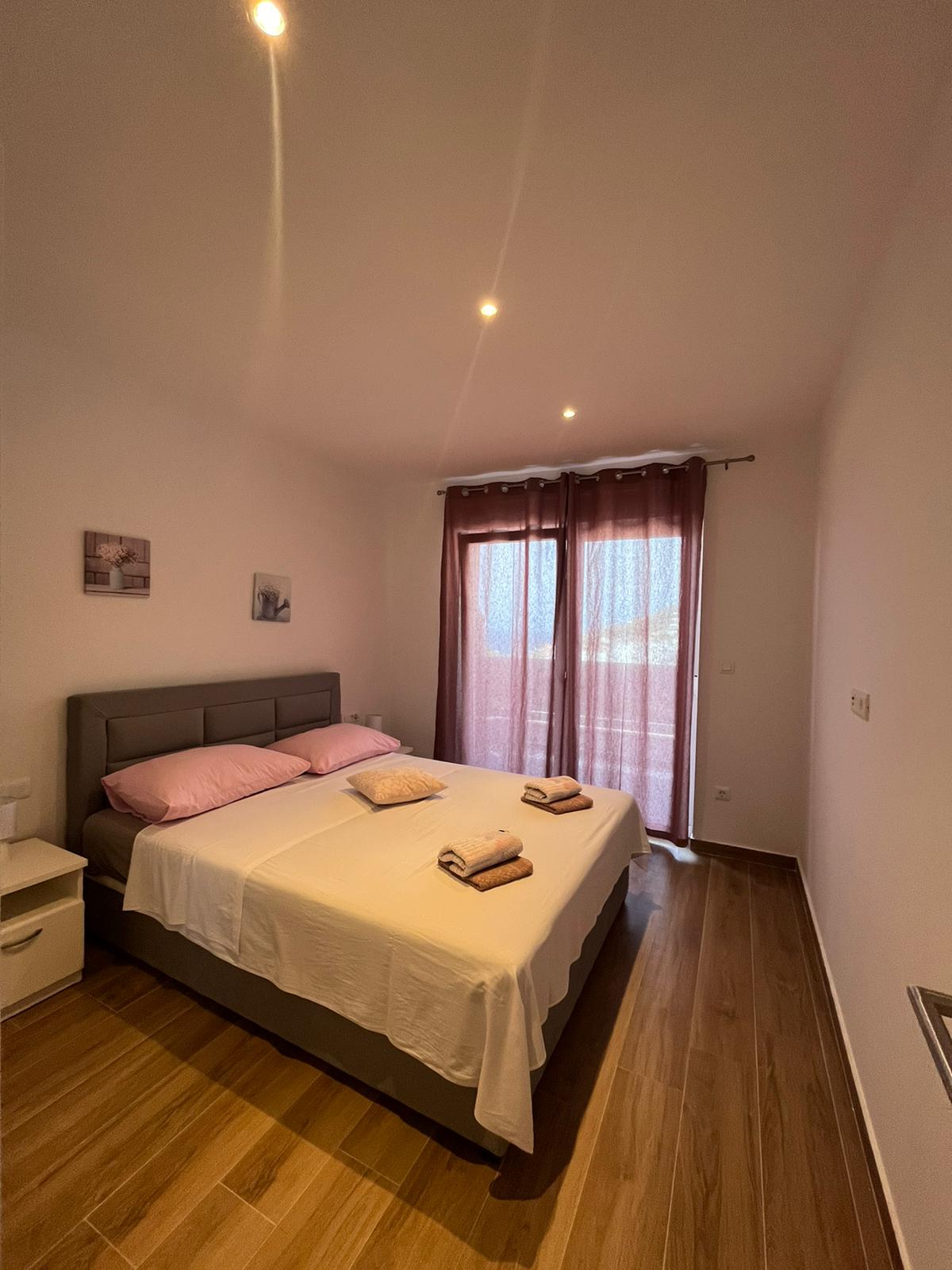 Baska Voda - Komfortowy apartament dla trzech osób z basenem (2)