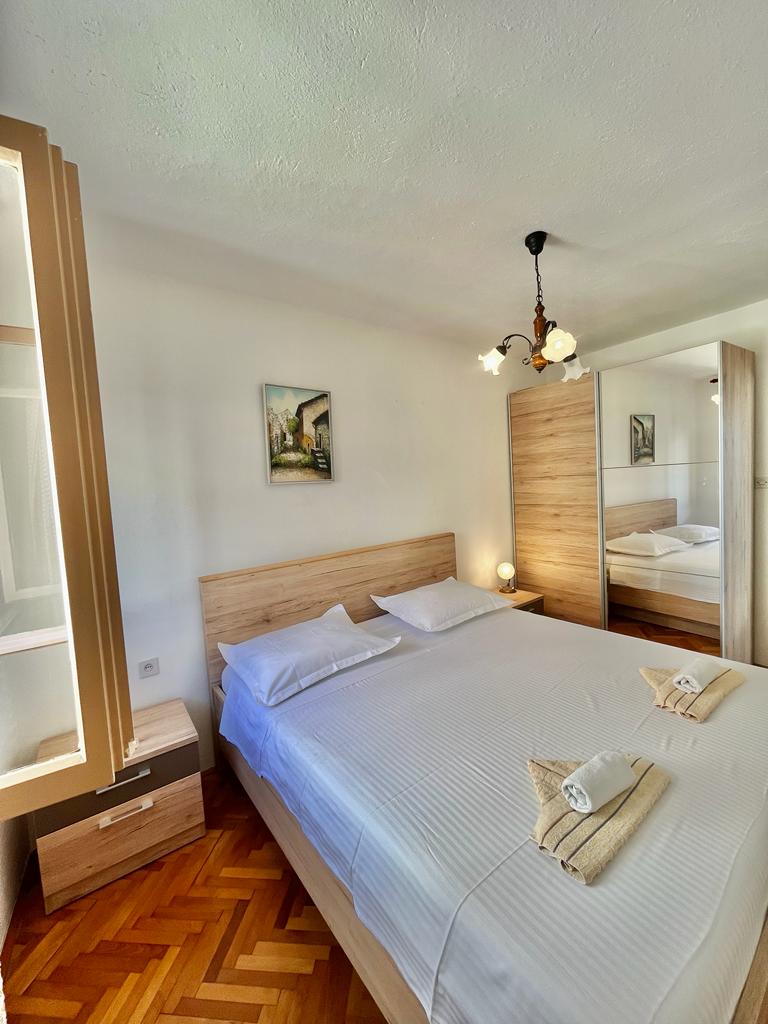 small apartament on the sea - bedroom