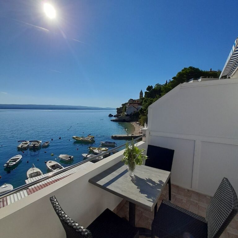 Apartament 4 (2.)