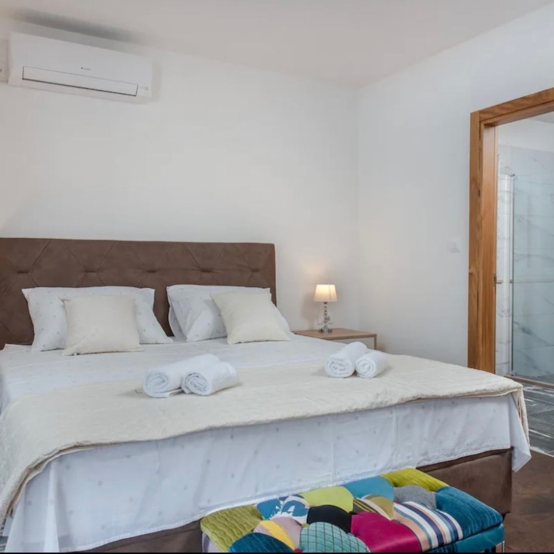 Villa_Dean_willa_z_basenem_dla_6_osób_Povlja_wyspa_Brač (12)