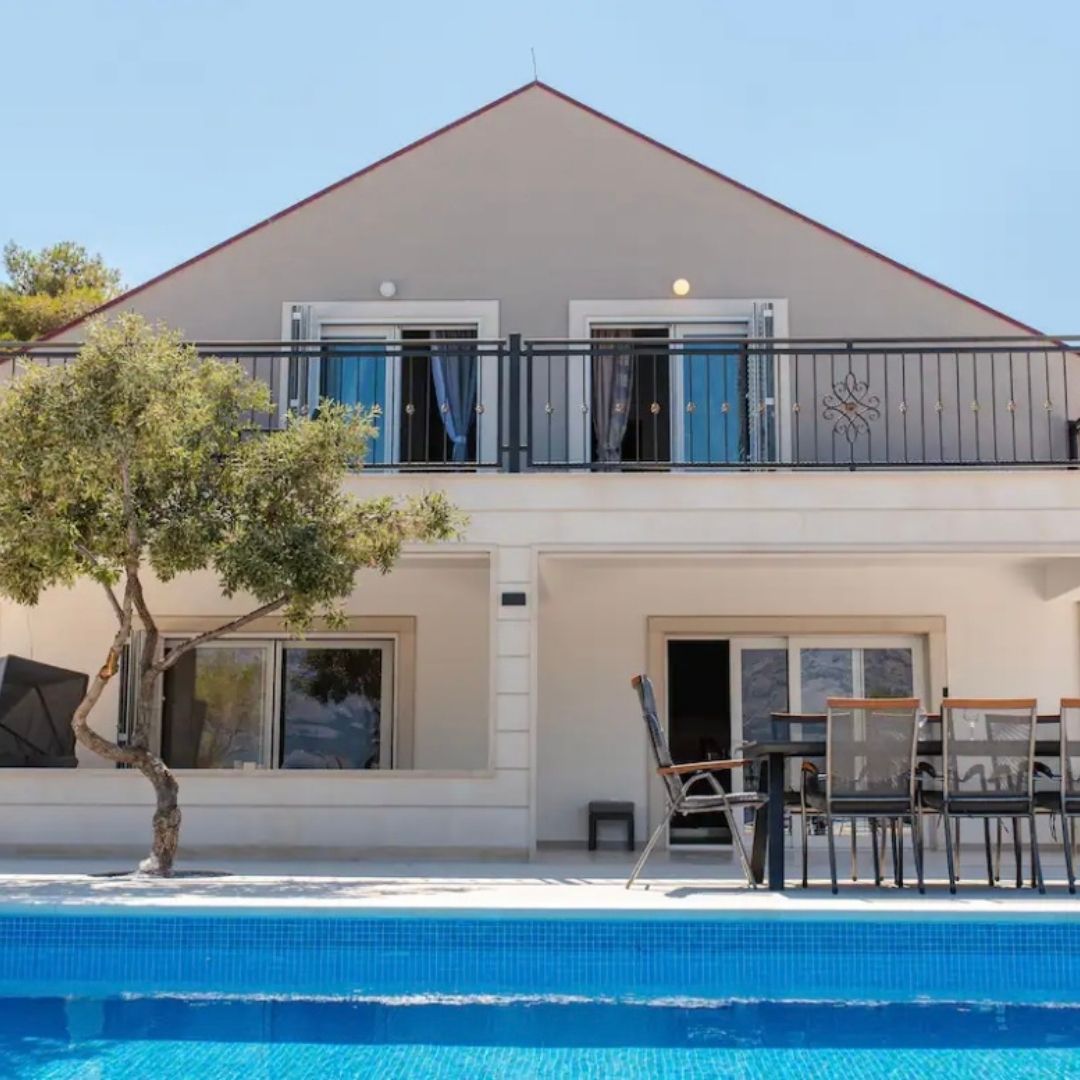 Villa_Dean_willa_z_basenem_dla_6_osób_Povlja_wyspa_Brač (2)