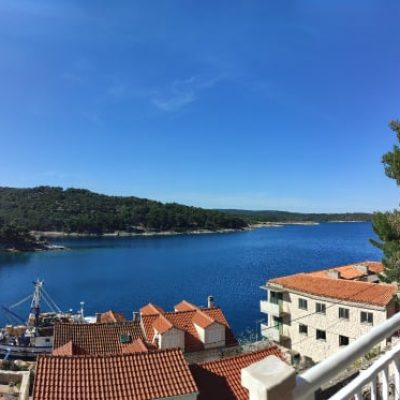 Apartamenty Doris - 50m od morza i widok na morze - wyspa Brač