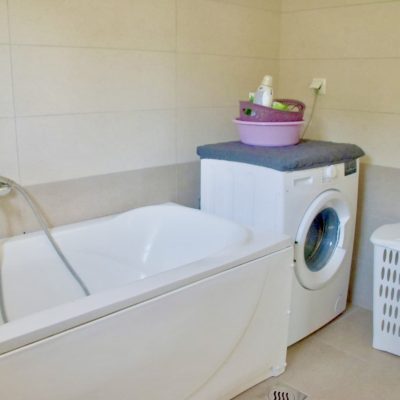 Apartamenty Doris - 50m od morza i widok na morze - wyspa Brač